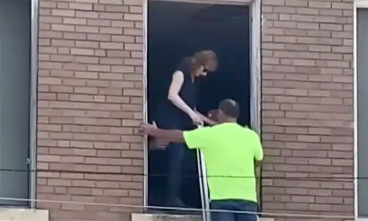 Reba rescued after stairs collapse in Oklahoma