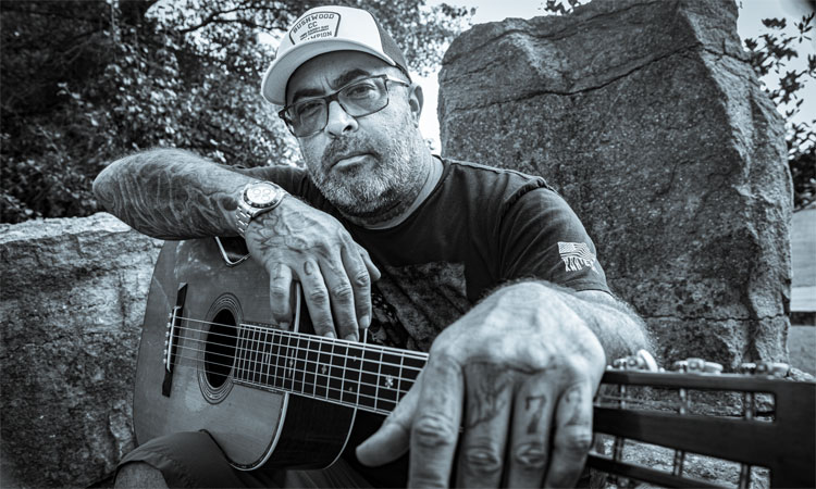 Aaron Lewis sets ‘Frayed at Both Ends’ for Jan 2022
