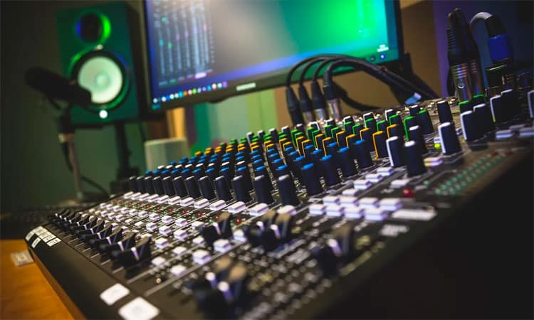 Expert tips for setting up your own home recording studio