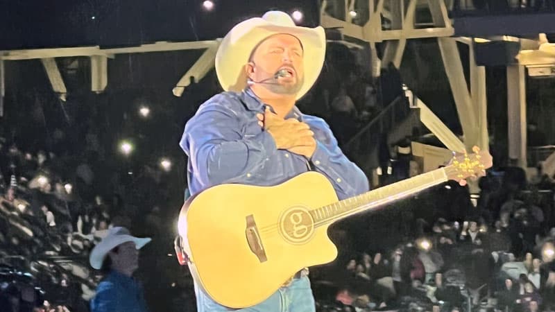 Garth Brooks plays to record breaking San Diego crowd