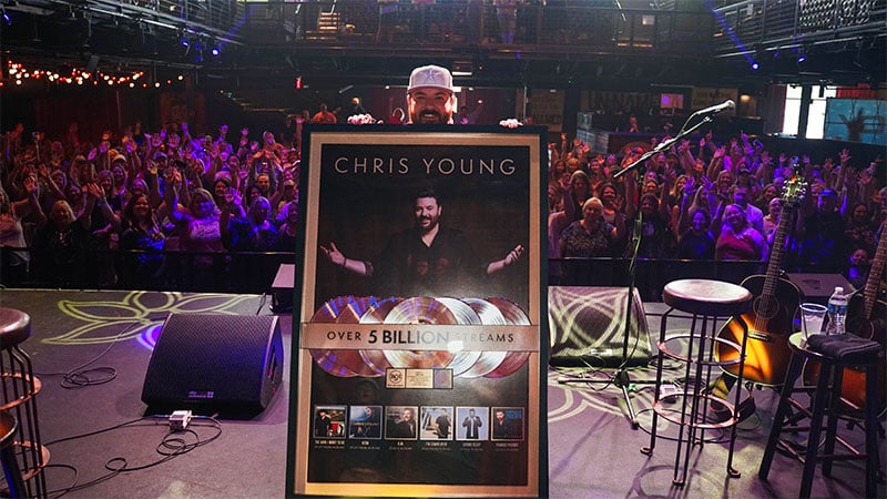 Chris Young surpasses five billion on-demand career streams