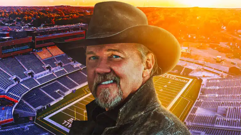 Trace Adkins performing during USFL playoff double-header
