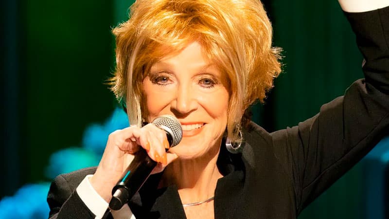 Jeannie Seely makes Grand Ole Opry history