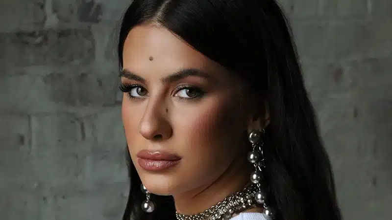 Kassi Ashton shares ‘Dates in Pickup Trucks’ video