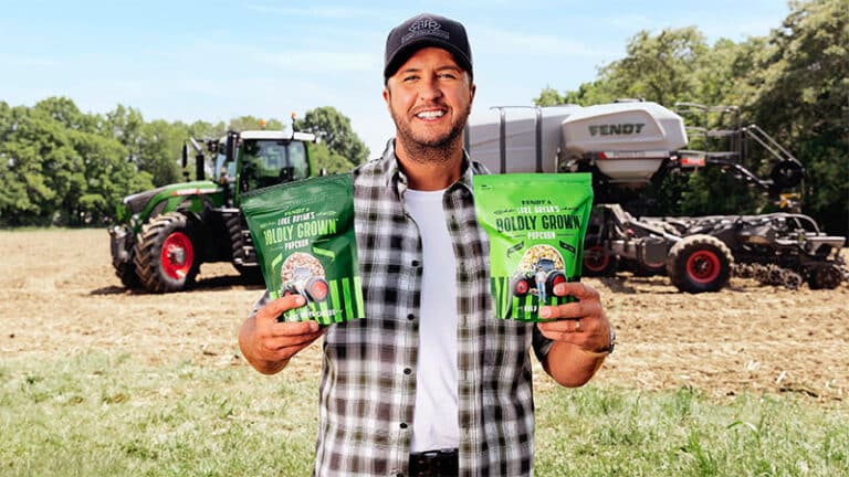 Luke Bryan harvesting popcorn with Fendt