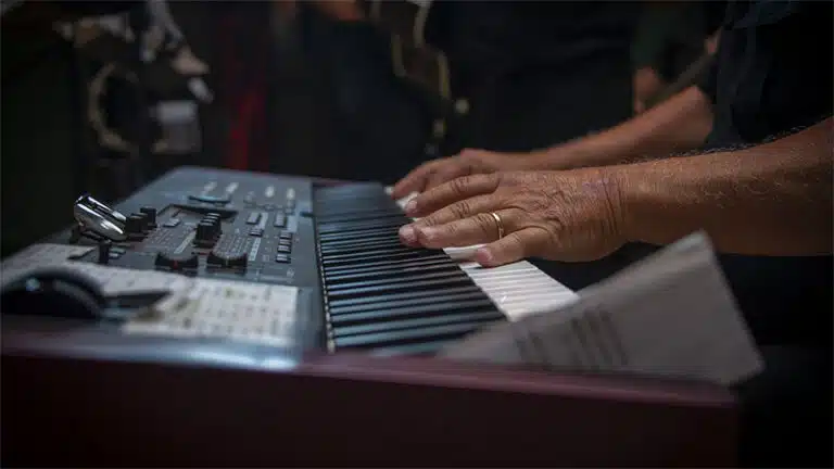 Six things to consider when buying first digital keyboard