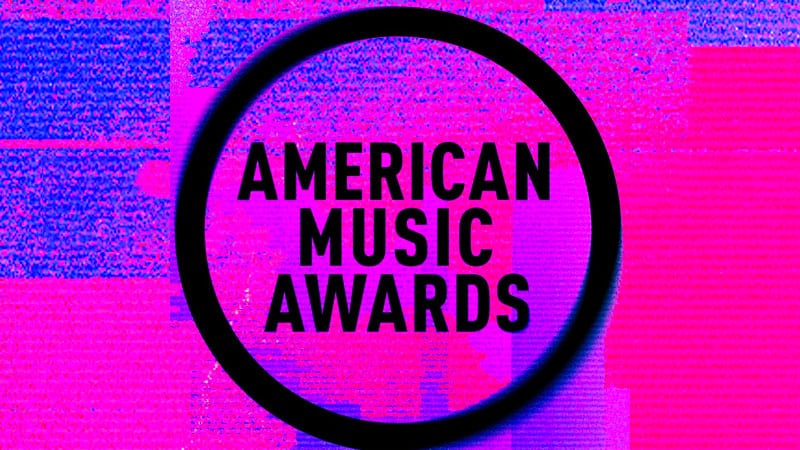 Taylor Swift makes history at 2022 American Music Awards