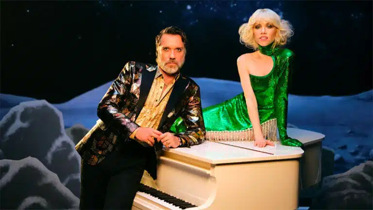 Carly Rae Jepsen releases disco-inspired single