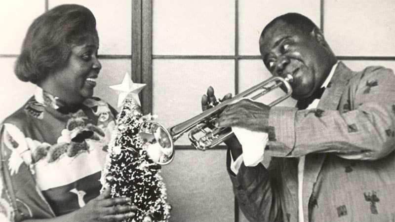 Louis Armstrong's final recording featured on first-ever Christmas album -  The Music Universe