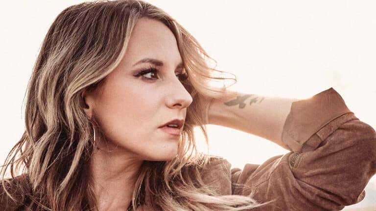 Caitlyn Smith releases ‘The Great Pretender’