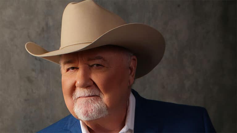 Johnny Lee announces final tour