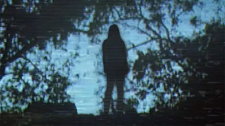 Alanis Morissette releases extended version of ‘Yellowjackets’ theme