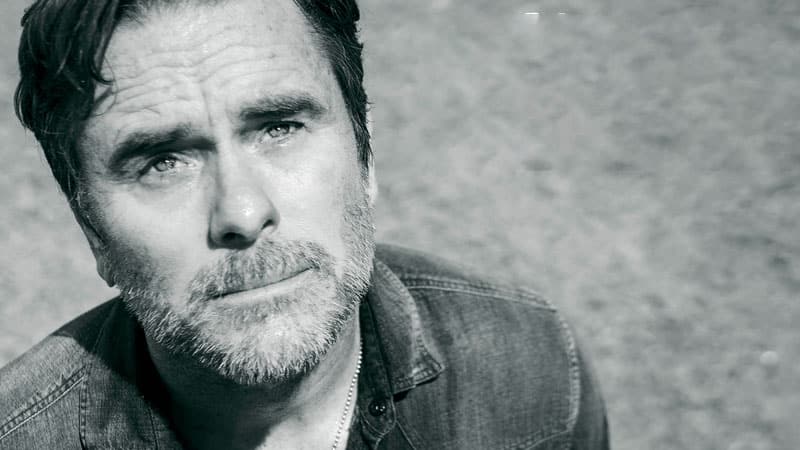 Charles Esten searches for faith with ‘A Little Right Now’