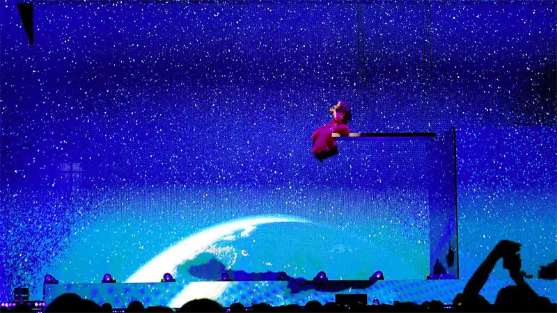 SZA adds fourth London tour stop