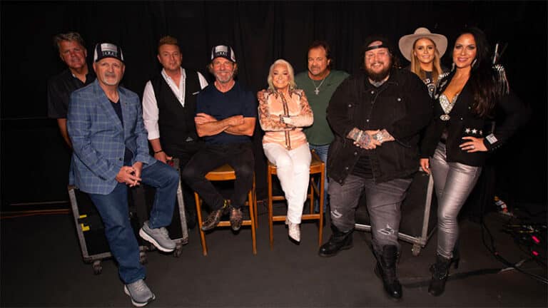 Dennis Quaid, Jelly Roll, Ian Munsick, The Frontmen salute first responders