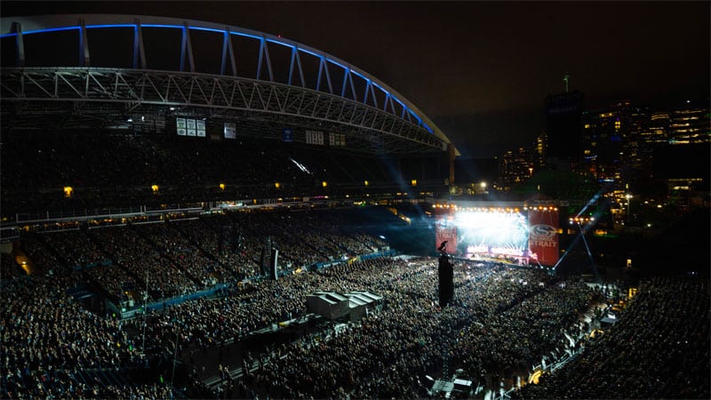 George Strait, Chris Stapleton continue record-setting concert streak
