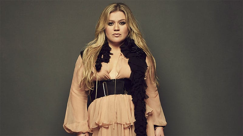 Kelly Clarkson is a ‘Red Flag Collector’