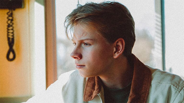 Mason Ramsey returns with ‘Reasons to Come Home’
