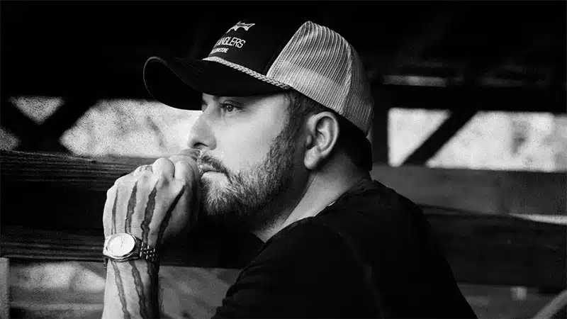 Tyler Farr announces ‘Rednecks Like Me’ EP