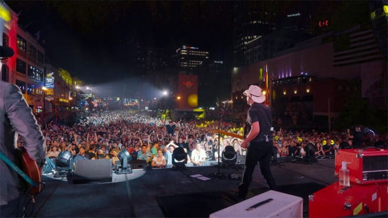 Brad Paisley entertains more than 250k fans during Nashville July 4th celebration