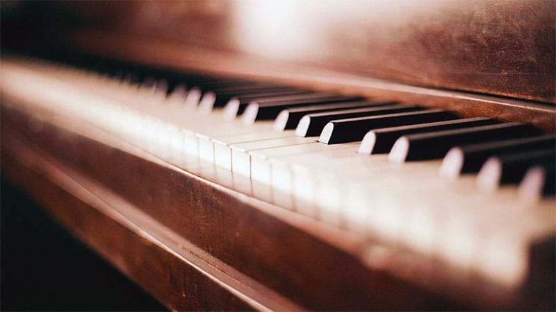 Pianote or Skoove: Choose the perfect app to harmonize your piano skills