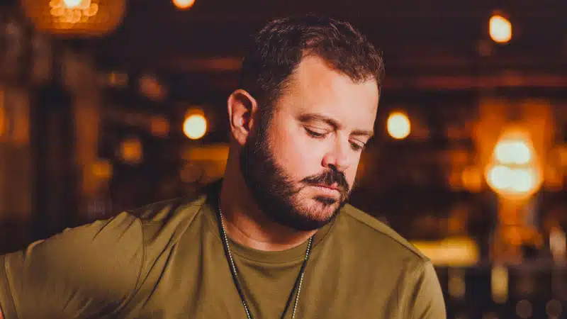 Wade Bowen releases nostalgic new track