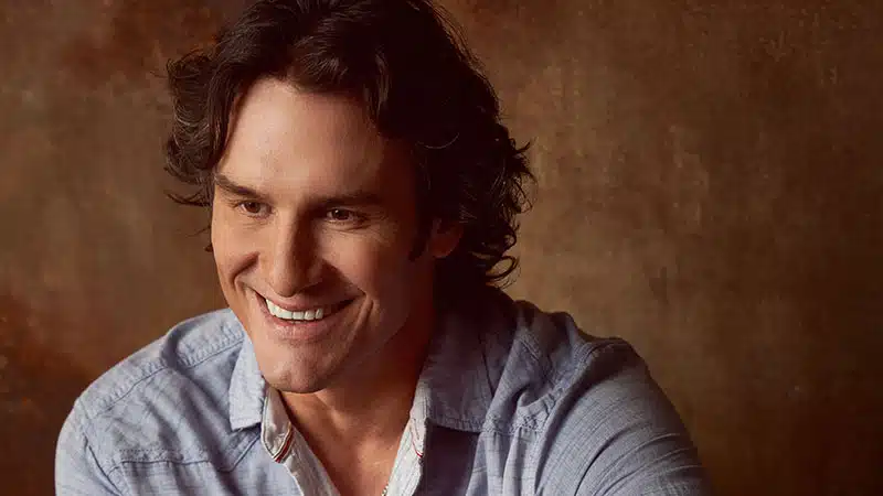 Joe Nichols shares ‘O Come, All Ye Faithful’