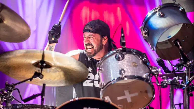 Dave Grohl releases live performance of ‘Play’