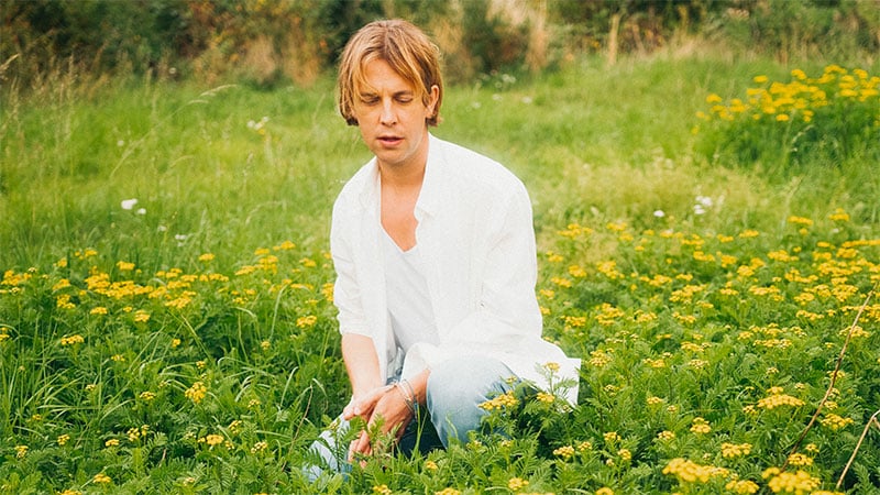 Tom Odell shares ‘The End’