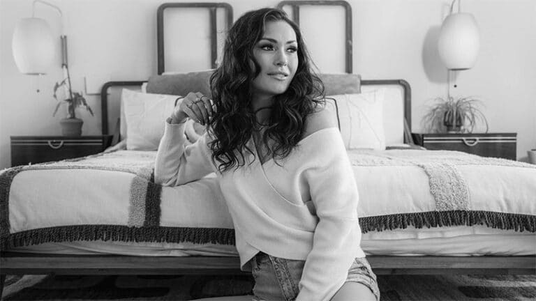 Kylie Morgan shares ‘Two Night Stands’