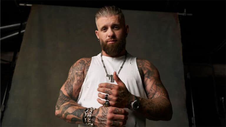 Brantley Gilbert extends Off the Rails Tour