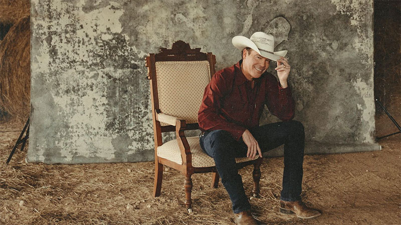 Clay Walker releases ‘I Know She Hung the Moon’