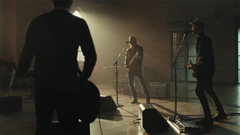Dierks Bentley borrows Tom Petty's Rickenbacker guitar for 'American Girl' video