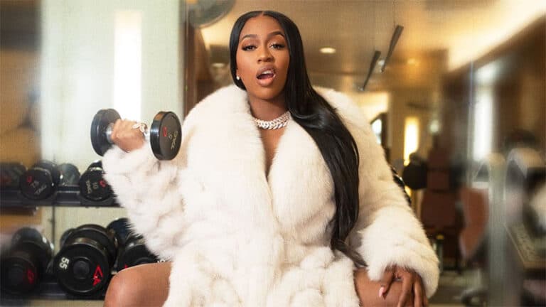 Kash Doll with Tee Grizzley - Pressin'