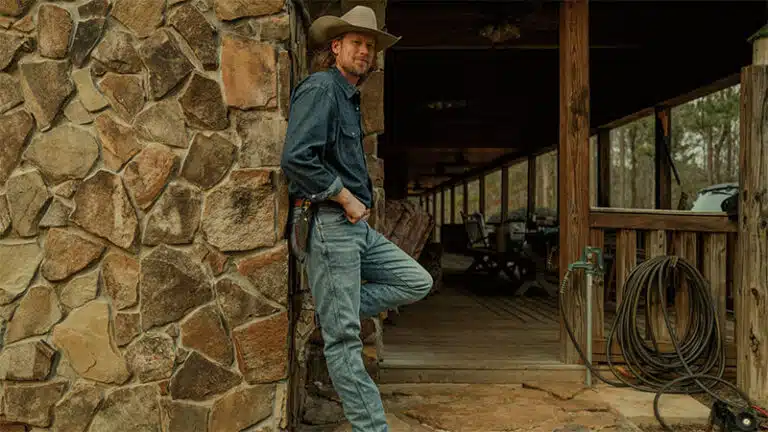 Brian Kelley shares ‘Dirt Road Date Night’