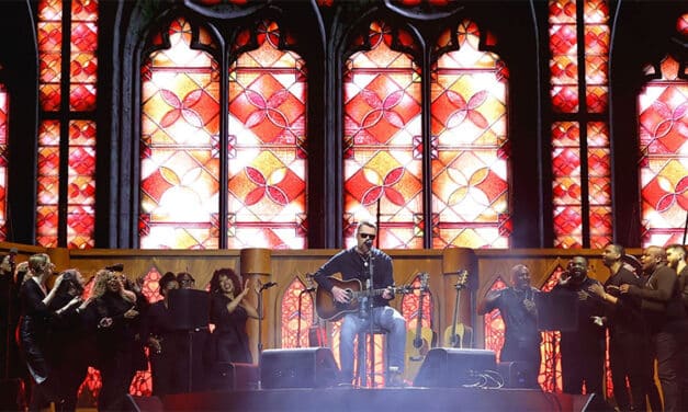 Eric Church performs 75-minute acoustic gospel medley at Stagecoach