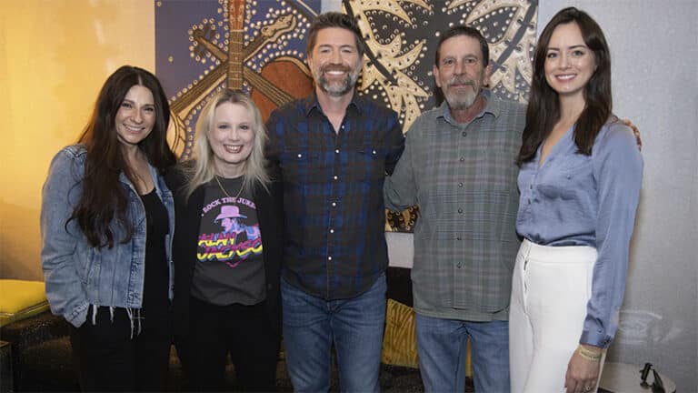 Josh Turner re-signs with MCA Nashville