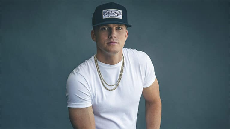 Parker McCollum earns fourth consecutive chart-topper
