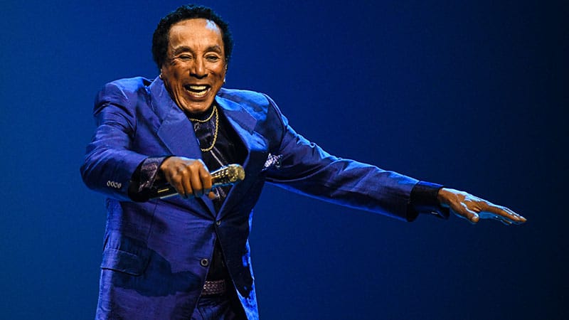 Living legend Smokey Robinson seduces DC crowd with hits and stories