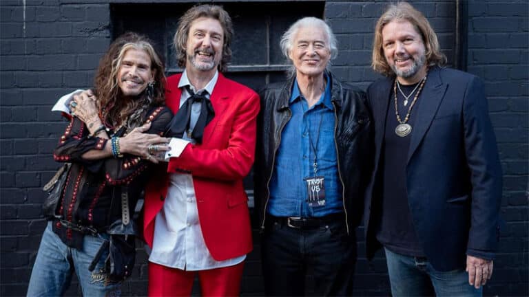 Steven Tyler joins The Black Crowes on stage in London