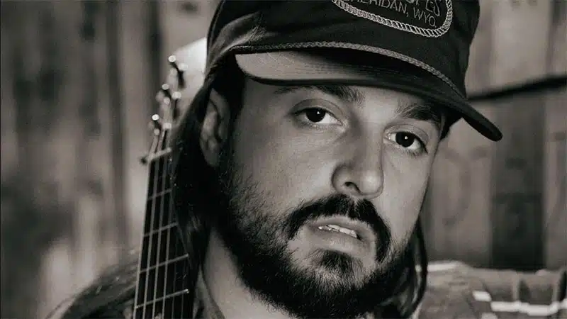 Ian Munsick shares ‘Cheyenne’