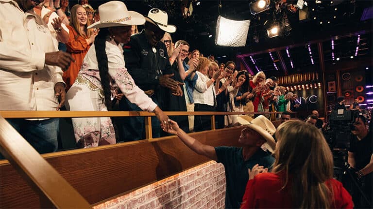 Kenny Chesney keeps extending records