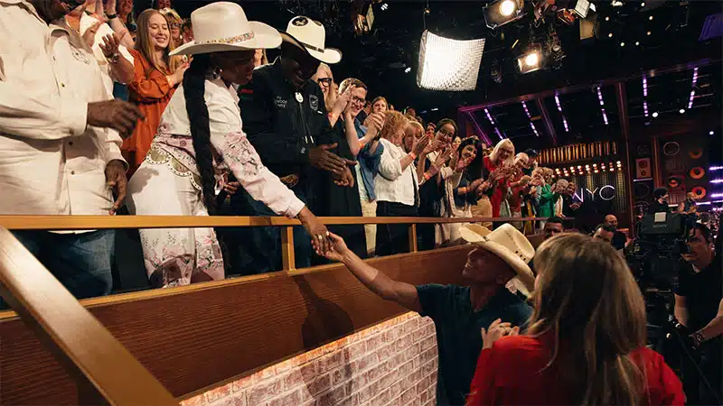 Kenny Chesney keeps extending records Kenny Chesney keeps extending records