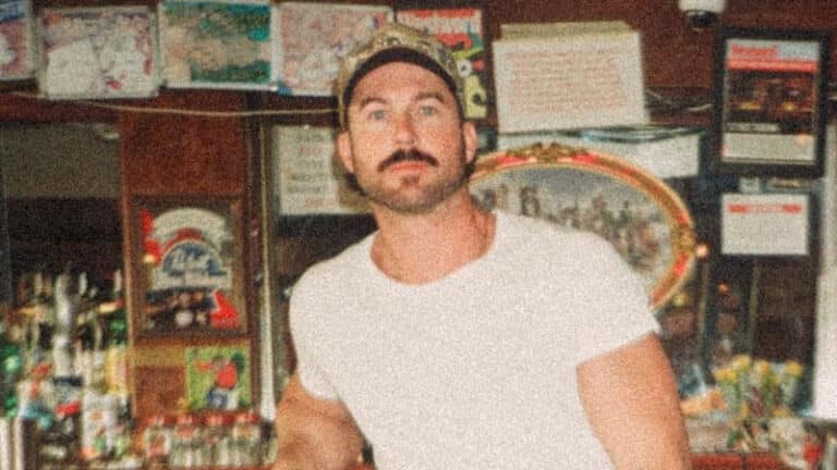 Riley Green shares ‘Rather Be’