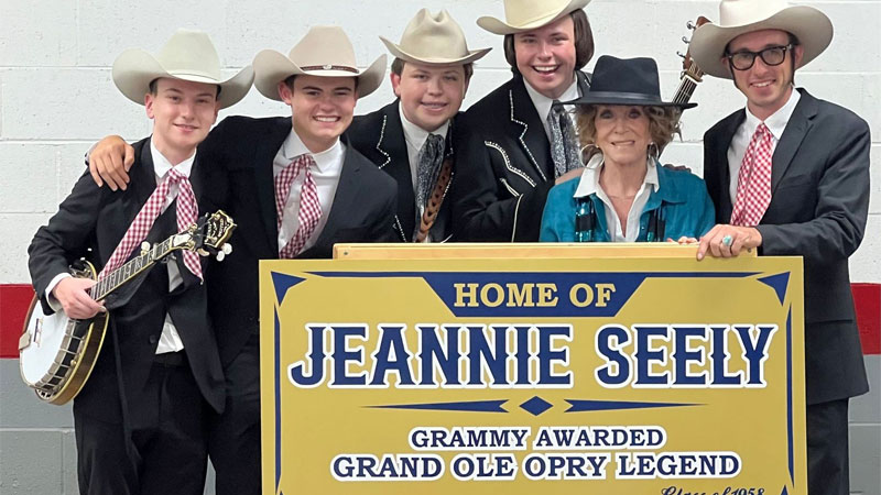 Jeannie Seely hospitalized during honors trip to home state of Pennsylvania