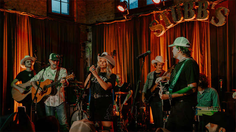 Miranda Lambert previews ‘Postcards From Texas’ with surprise performance Miranda Lambert previews ‘Postcards From Texas’ with surprise performance