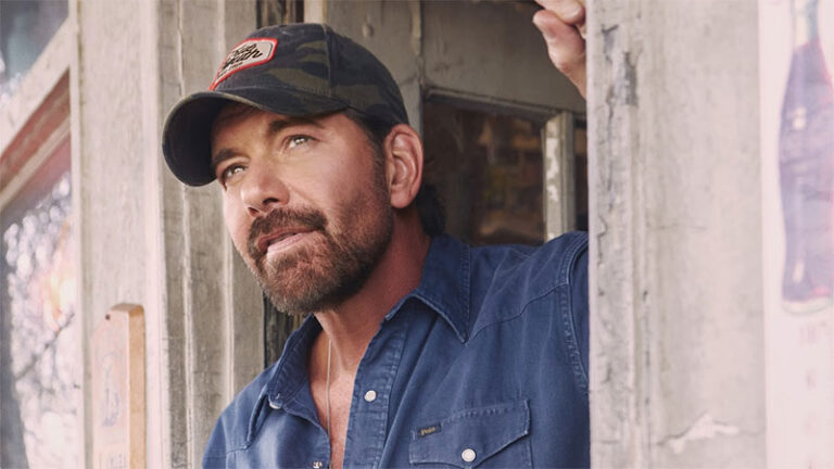 Rodney Atkins revisits ‘Watching You’ with son