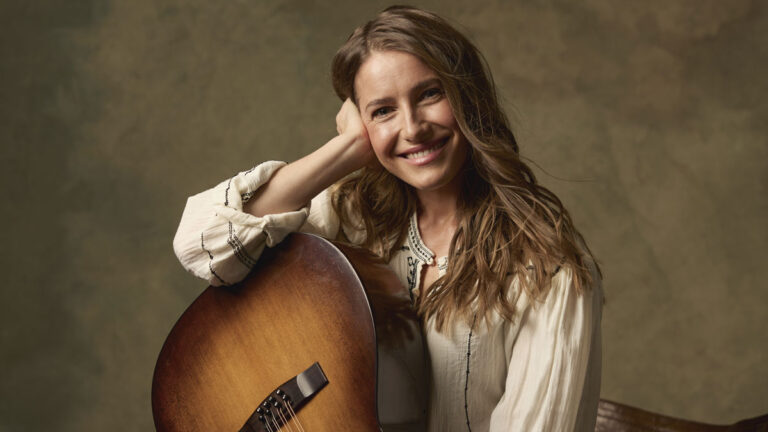 Caroline Jones shares ‘Divorce in a Small Town’