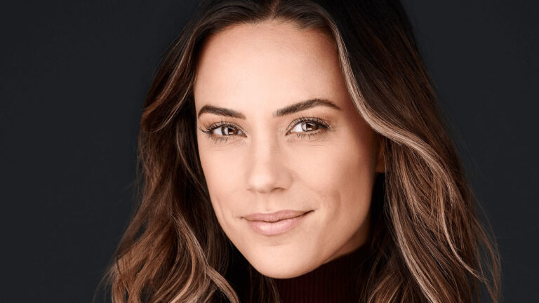 Jana Kramer to star in ‘The Christmas Ring’