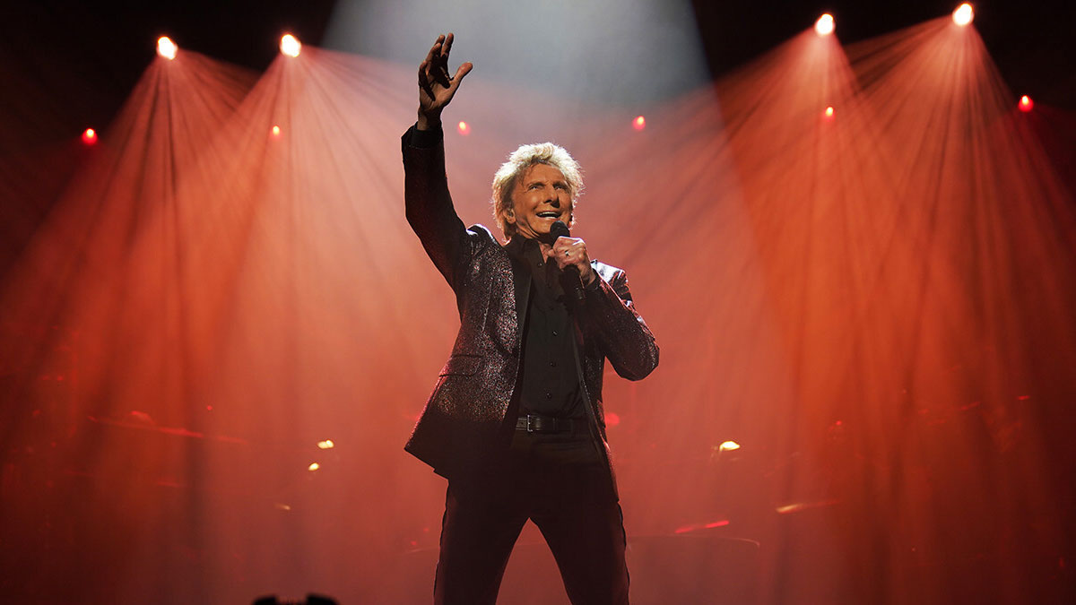 Barry Manilow unveils 2026 Westgate Las Vegas residency dates
